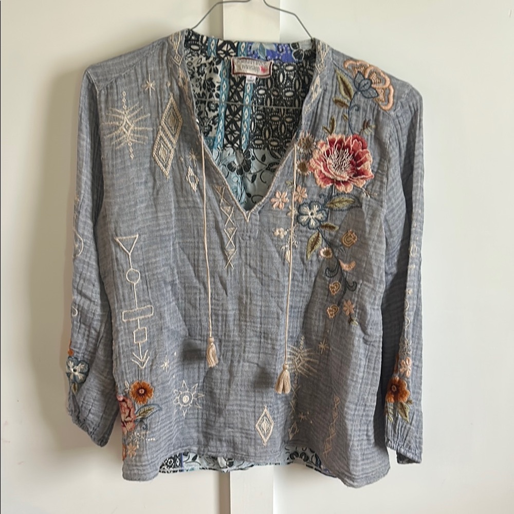 JohnnyWas Embroidered Light Blue size Small